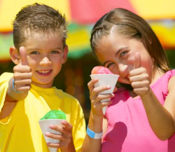 Sno-Cone Machine With Supplies